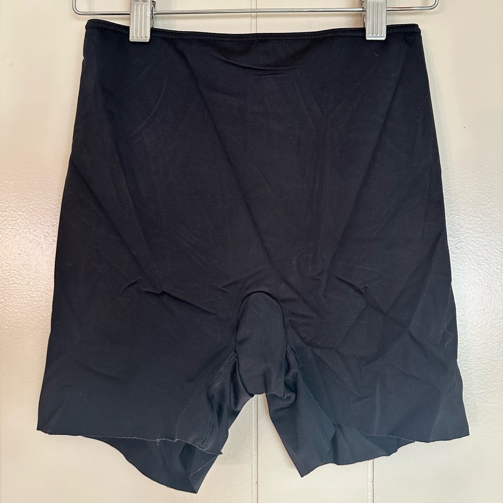 SPANX black Shapewear bottoms/ medium